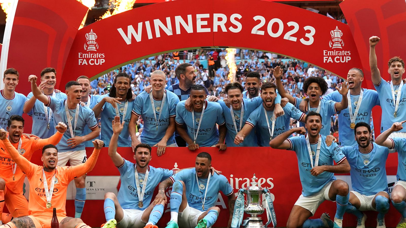 POURQUOI MANCHESTER CITY EST LAMEILLEURE ÉQUIPE DU MONDE !